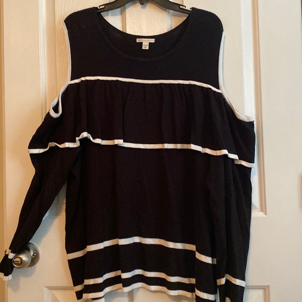 Cato Cold Shoulder Ruffled Black & White Sweater- 22/24